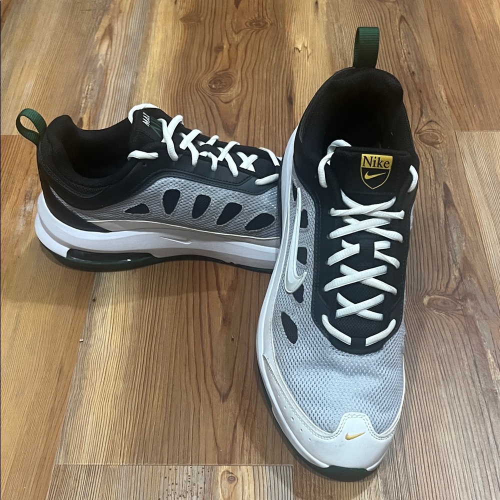 NikeAir Max AP 'White Black Gorge Green'